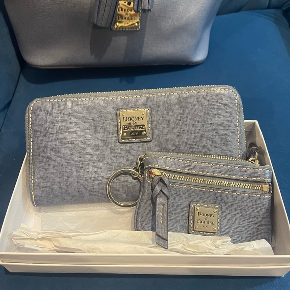 Dooney and Bourke Soffiano leather drawstring, small & largezip around wristlet - Picture 3 of 3